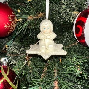 New in box Dept 56 Snowbabies snowbaby on a snowflake ornament vintage b…